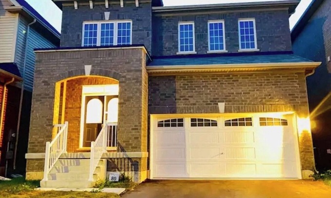 Thorold Casa | Your Cozy Staycation is a click Away!
