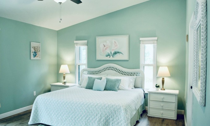 Venice Groves Casa | Your Dream Dual-Zone Gateway with Private Pool