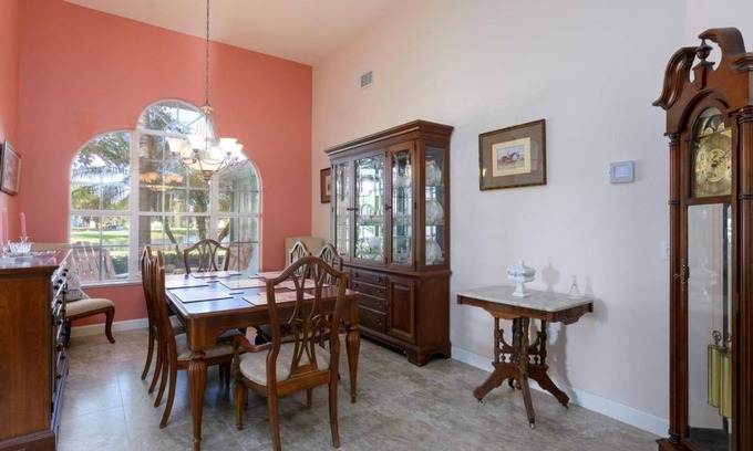 Merritt Island Casa | your dream house with swimming pool and friendly environment..