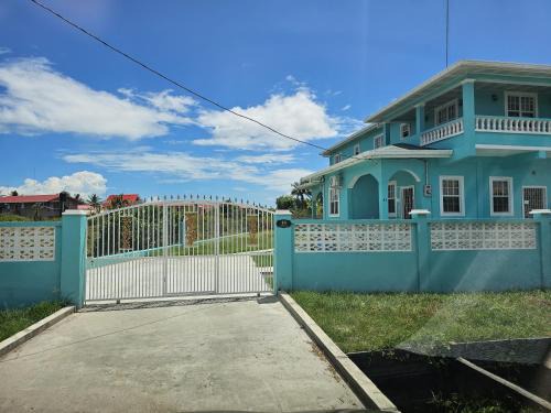 Demerara-Mahaica Cama Y Desayuno | Your East Coast Get Away - 43 DougVille