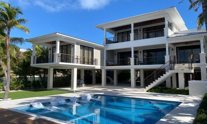 Key Largo Casa | Your Exclusive Slice of Paradise - where luxury meets tranquility!
