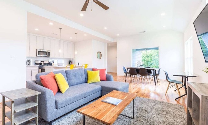 Lawndale/ Wayside Casa | Your Great Bungalows! Sleeps 18, 6BR/4BA, 8 Park