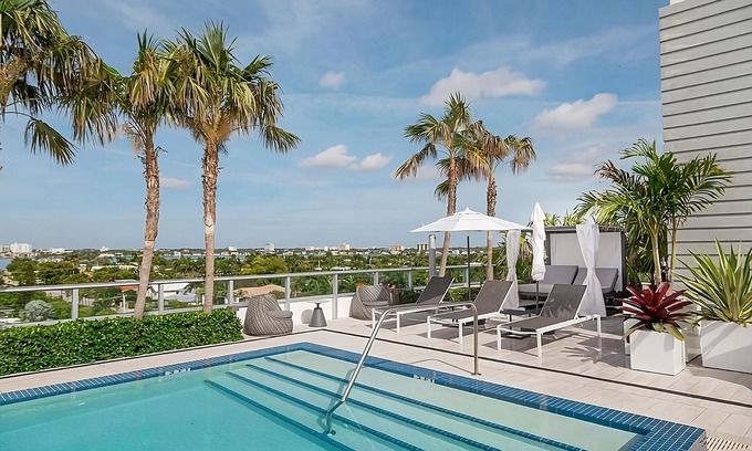 Bay Harbor Islands Hotel | Your Home Away From Home! Spacious Room w/ Balcony! Near Oleta River State Park