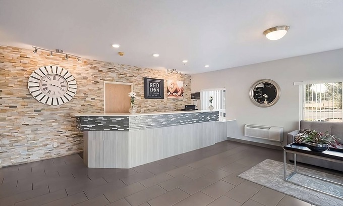 Tri-Cities Complejo | Your Home Away From Home! Family-friendly unit w/ Kitchen! Near Badger Mountain!