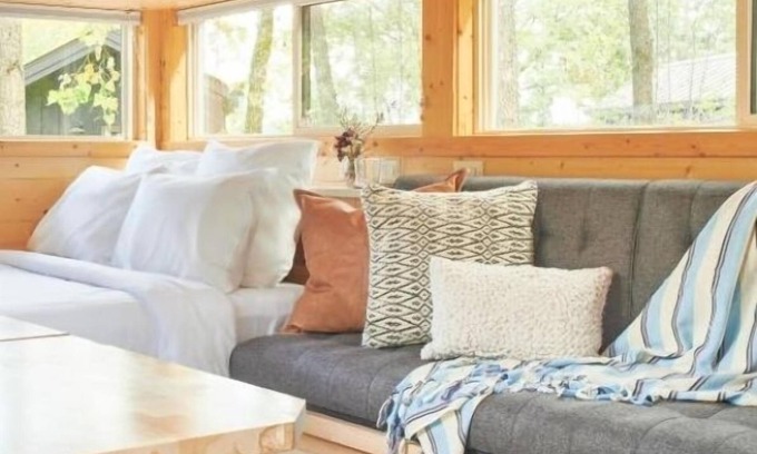 Kingston Cabina | Your Home Away From Home! Pets Allowed, Free Parking, Near Loughran Park