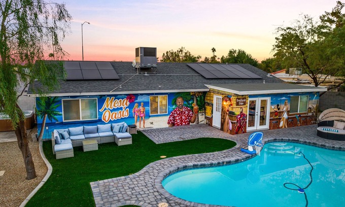 Dobson Ranch Casa | Your Home Away from Home: Pool, Games, Hot Tub, Mini-Golf, BBQ, Luxury Home