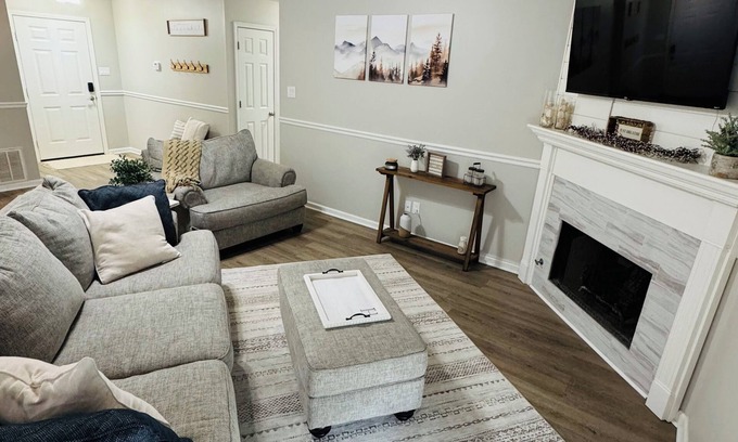 Bryant Casa | Your Home Away From Home in Bryant 3/2 Minutes From Everything