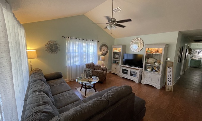 Foley Casa | Your Home Away from Home. The places you'll want to visit are minutes away. Hub!