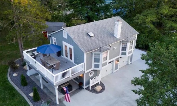 Farmington Casa | Your home away from home in downtown, historic Farmington!