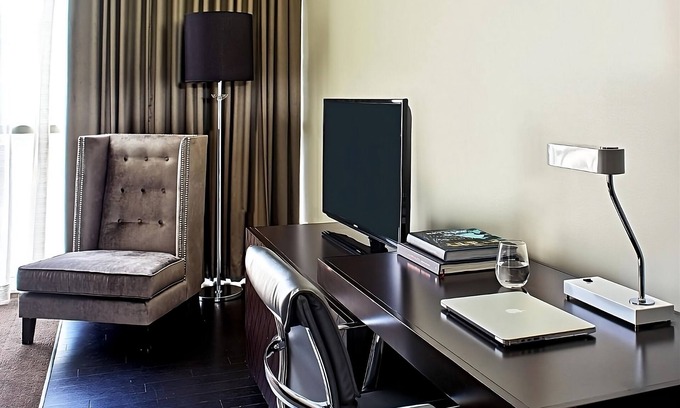 West Plaza Hotel | Your Home Away From Home! Pool, Pet-friendly Property, Near Crown Center
