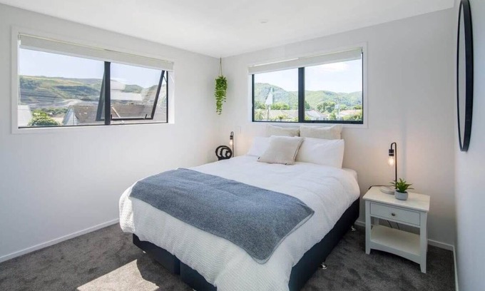 Lower Hutt Casa | Your Home for Night, or a Month!