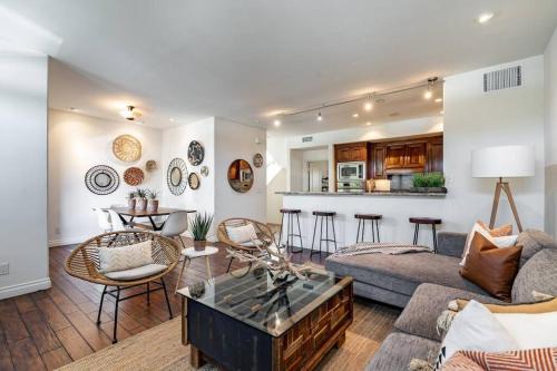 Hillcrest Casa | Your Home in San Diego - Two-Car Garage