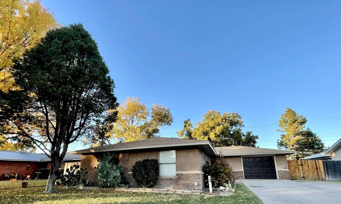 Artesia Casa | Your Homestead away from Home! Family Friendly - Cozy & Convenient