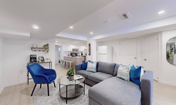 Newtonbrook Casa | Your Ideal Cozy 3-Bedroom Suite