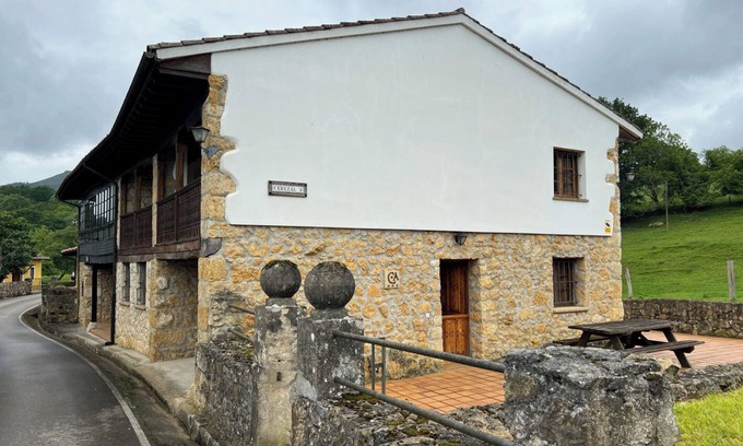 Vallobal Casa | Your Idyllic Rural Retreat in the Heart of Asturias