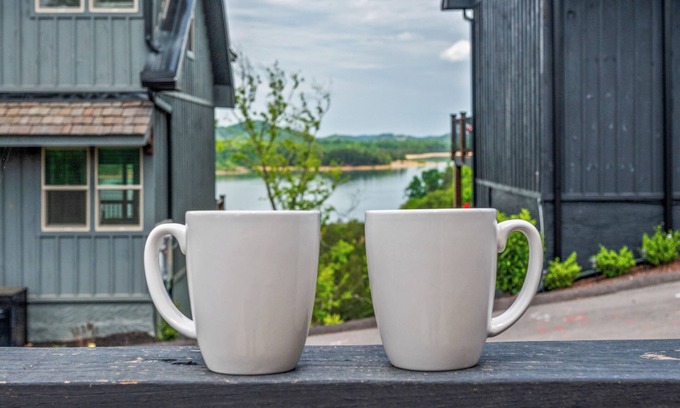 Sevierville Cabina | Your Lake Escape! Pet-Friendly Cabin +Game Loft