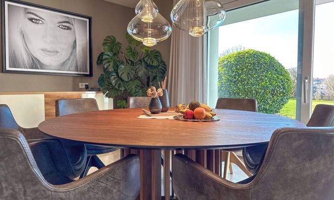 Seekirchen am Wallersee Casa | Your "LIEBLINGSPLATZ": Exclusive living with terrace, garden and pool