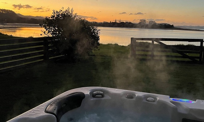 Pataua Casa | Your Lovestory - Spa, Logfire and Complimentary Wine