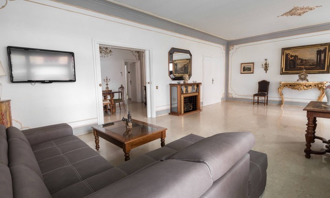 Trionfale Apartamento | Your luxury palace within walking distance of the Vatican