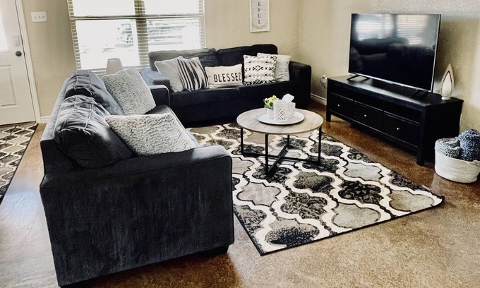 Midland Casa | Your Mid-Dessa Home right off the Loop 250