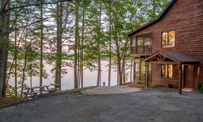 Leesburg Casa | Your New Favorite Weiss Lake Getaway - Sleeps 10