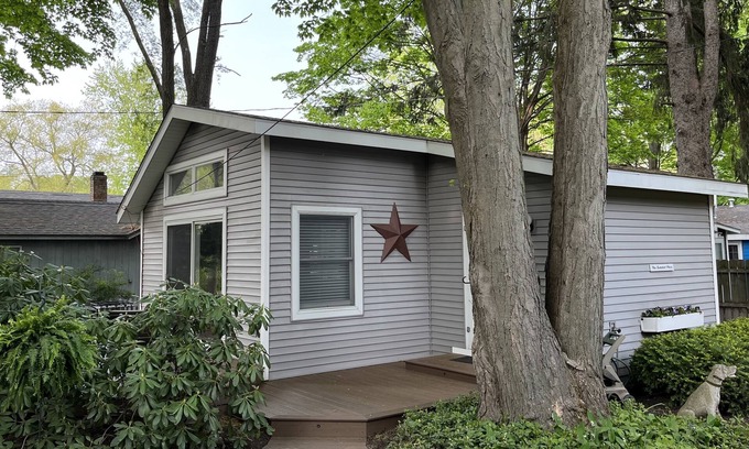 Saugatuck Cabaña | Su propia casa privada A corta distancia del centro de Saugatuck, Michigan