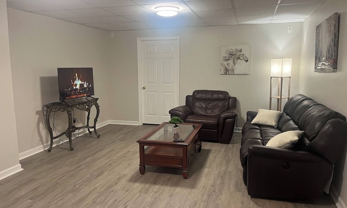 Woodstock Apartamento | Your Own Private Suite with Private entrance!