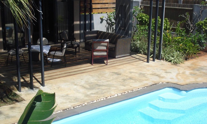 Pereybere Villa | Su propia villa con piscina privada en jardín tropical.
