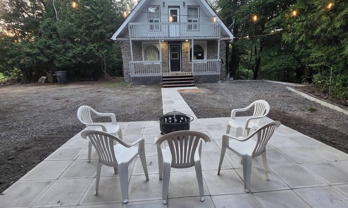 Rawdon Chalet De Esquí | Your Party House! Soundproof music room.Near parks & beach. Your perfect getaway