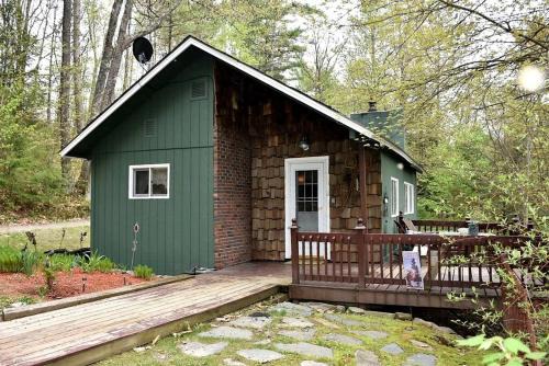 Gilman Casa | Your Perfect Getaway: Mountain Cabin Retreat with Hot Tub and Fireplace in Lisbon, NH