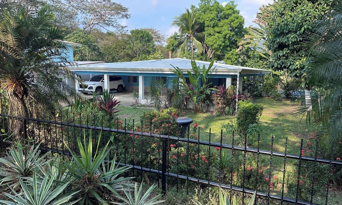 Tárcoles Casa | Your place in Costa Rica - 3 Bedroom Beach house with pool!