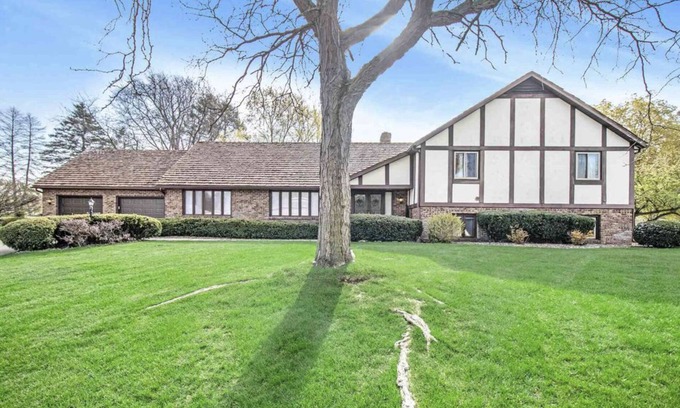 Granger Casa | Your playoff headquarters near Notre Dame.