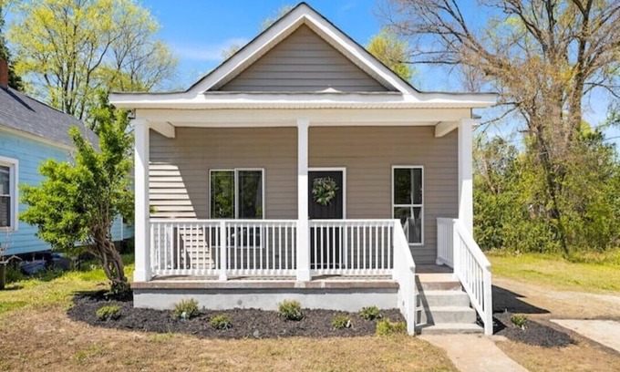 Charlotte Casa | Your Private Urban Getaway Home minutes to Uptown Charlotte NC 3beds, 2 bath
