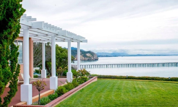 Avila Beach Hotel | Your Relaxing Getaway Awaits! 2 Comfortable Units, Free Parking, Onsite Pool