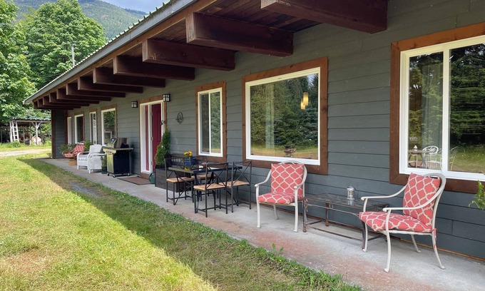 Sayward Casa | Your Private Riverfront Sanctuary: Unplug & Reconnect in the Sayward Valley