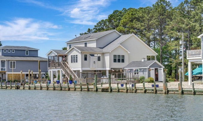 Captain's Cove Casa | Your Song - Gorgeous Waterfront in Captain's Cove!