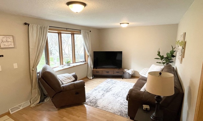Kutzky Park Casa | Your Stay Steps Away - 719.5 Mayo Discount