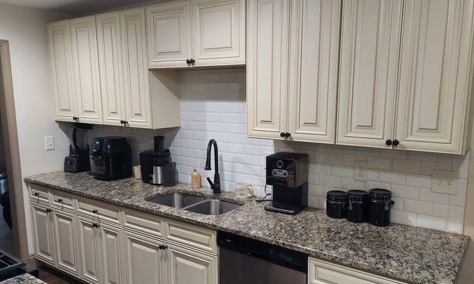 Lilburn Casa | Your Stone Mountain Retreat!