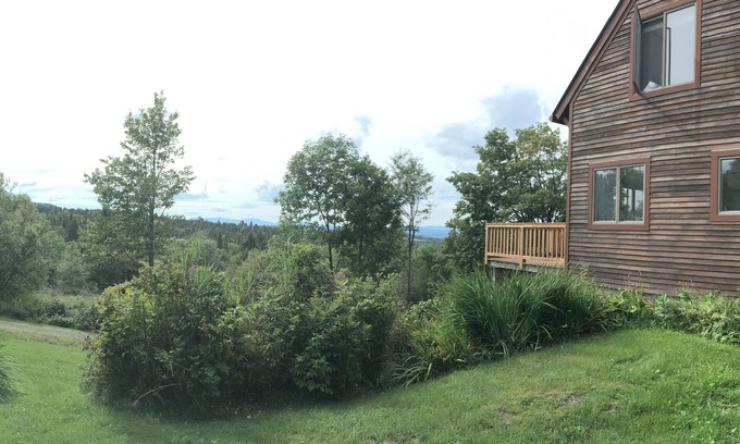 Greensboro Casa | Su lugar de vacaciones en el hermoso NE Kingdom of VT. Grandes vistas, estanque privado.