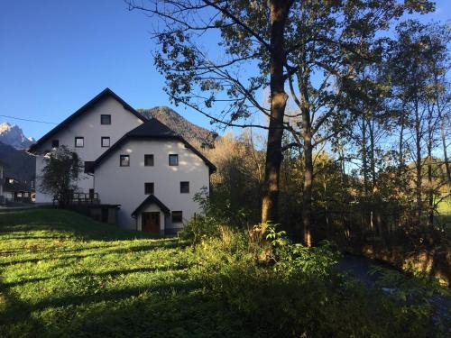 Kranjska Gora Hostal | Youth Hostel Nika