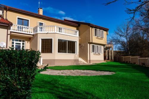 Rakitnitsa Casa | Youtopia Riverside