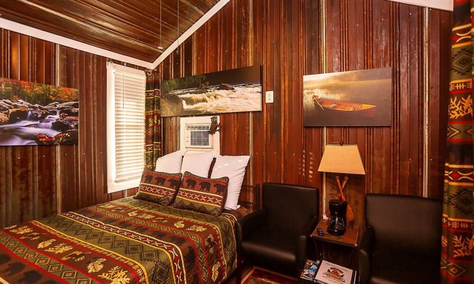 Benton Cabina | Yowie Cabin In The Beautiful East TN Mountains