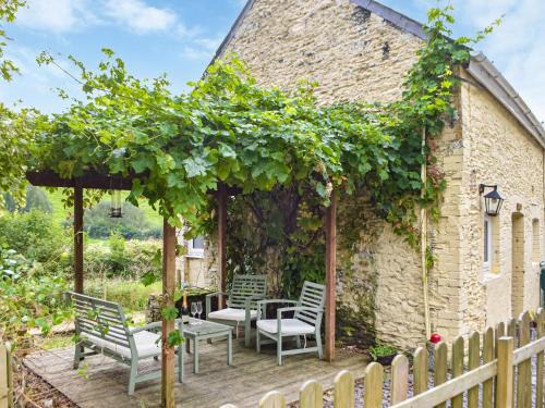 Carmarthen Casa | Yr Ysgubor - U45300