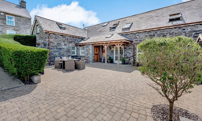 Newcastle Emlyn Casa | Ysgubor Uchaf