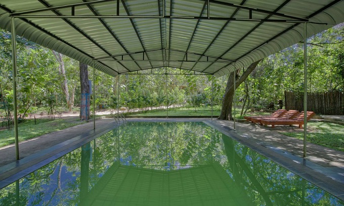 Eravur Pattu Hotel | Yuhibuhi Forest Resort