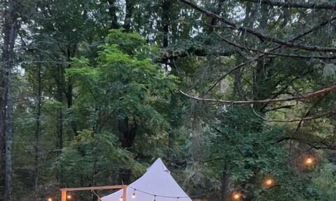 Suches Alquiler De RV | Yurt - Outdoorsy (on the right)