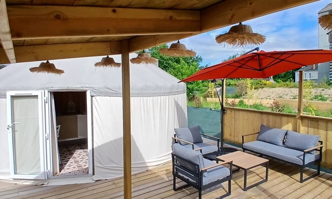 Clermont-Creans Alquiler De RV | Yurt-Terracotta -Confortable-Baño privado con bañera-Sin vista