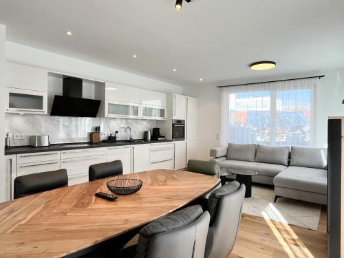 Furstenfeldbruck District Apartamento | YUVA HOMES Germering - 100m2 - nahe München - 2 Bäder - Garten&Terrasse - S-Bahn