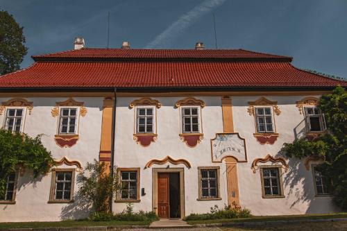 Zbraslavice Casa | Zámeček Ostrov