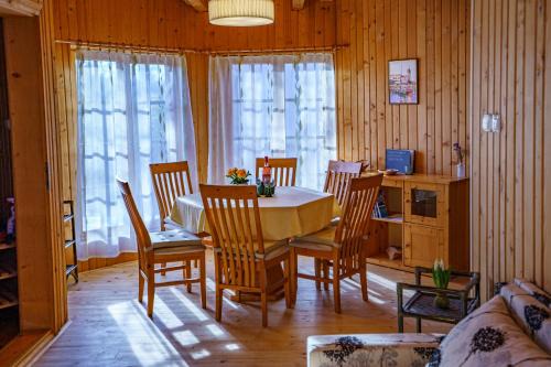 Balatonkeresztur Casa | Zöldfenyő nyaraló, Ferienhaus Tannengrün